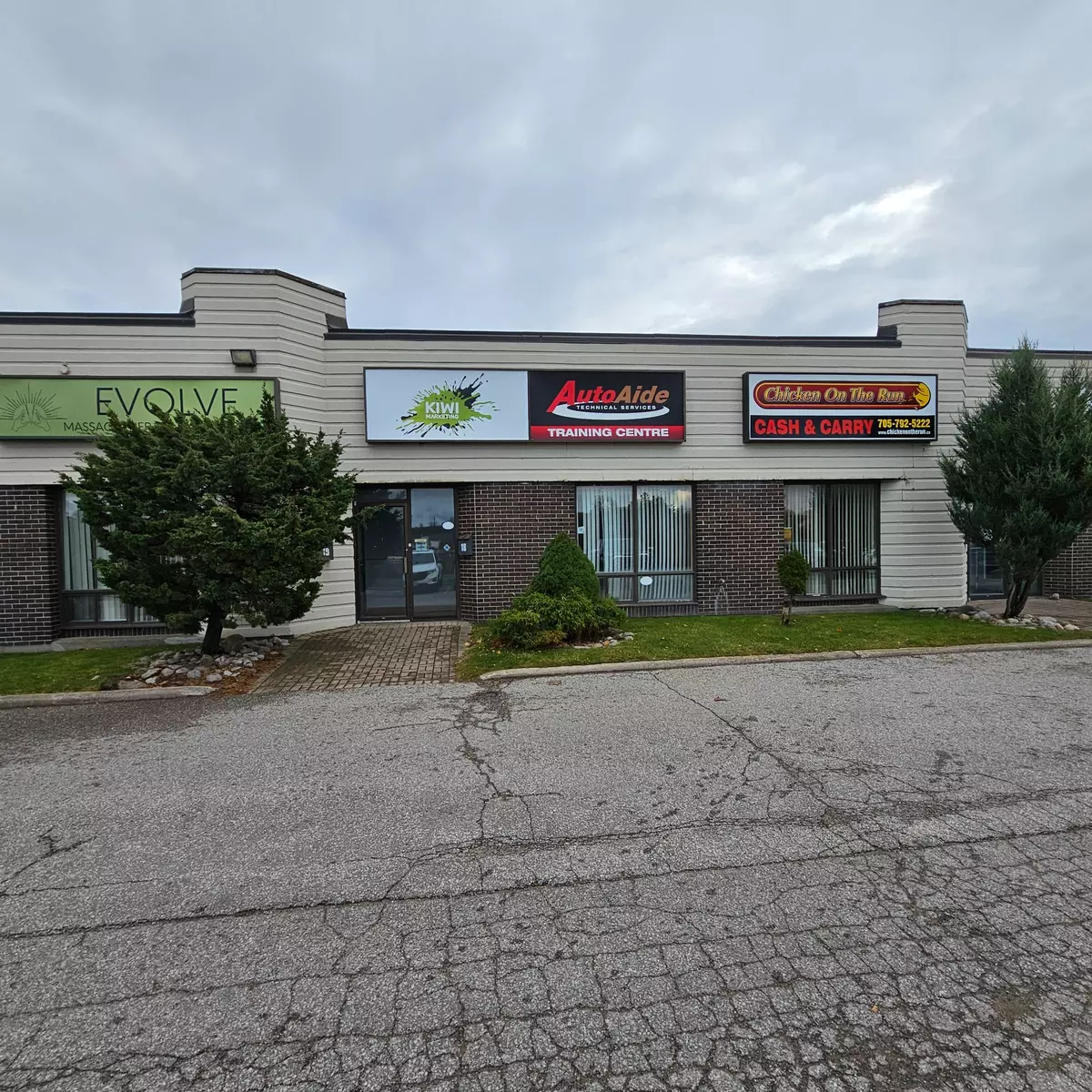 Simcoe, ON L4M 5A5,18 Alliance BLVD #18