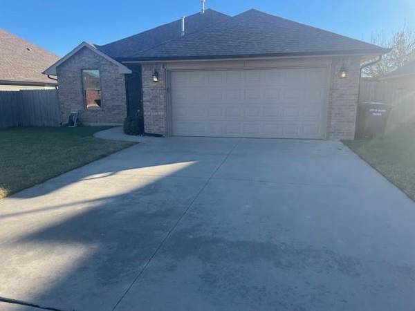 908 SW 15th Street, Moore, OK 73160