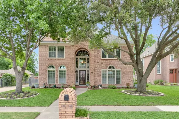 8525 Castle Creek Road, North Richland Hills, TX 76182