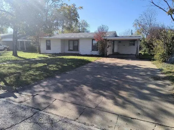 128 Ohio Avenue, Graham, TX 76450