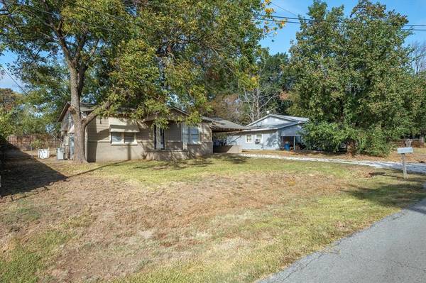 Grand Saline, TX 75140,209 N Richardson Street