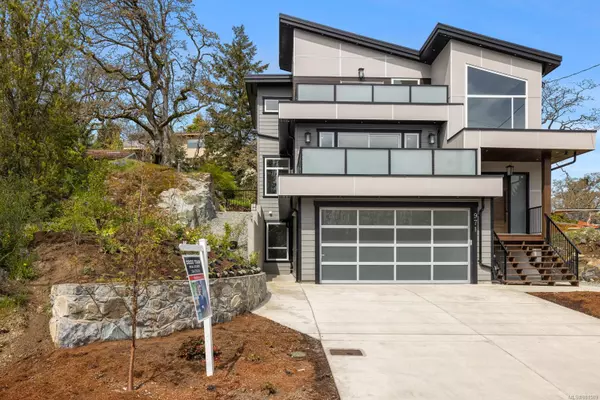 Saanich, BC V8X 3H7,971 Lakeview Ave