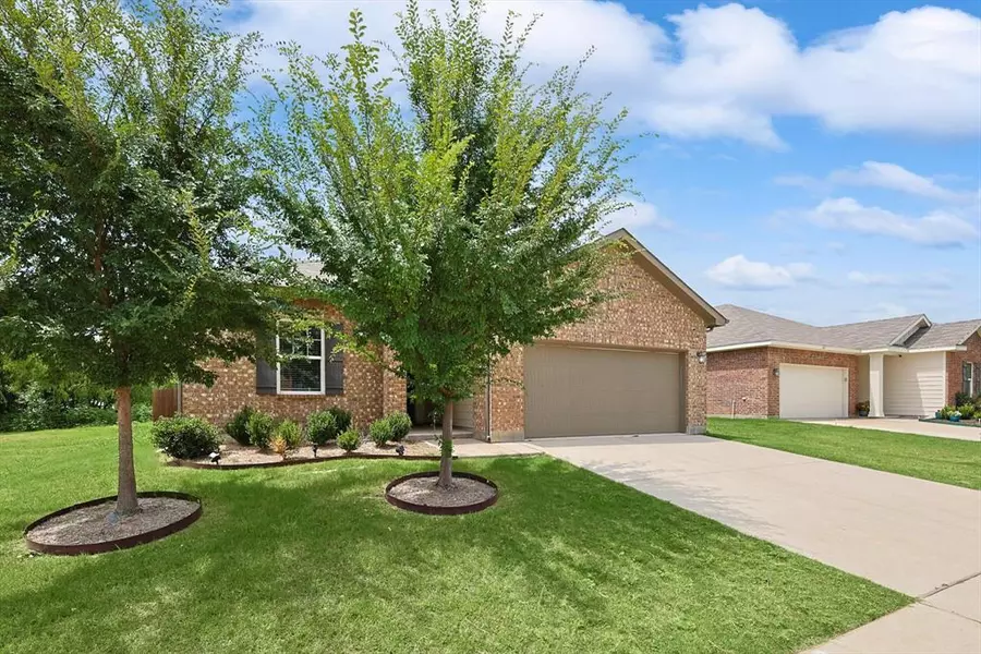 405 Waterline Drive, Crowley, TX 76036