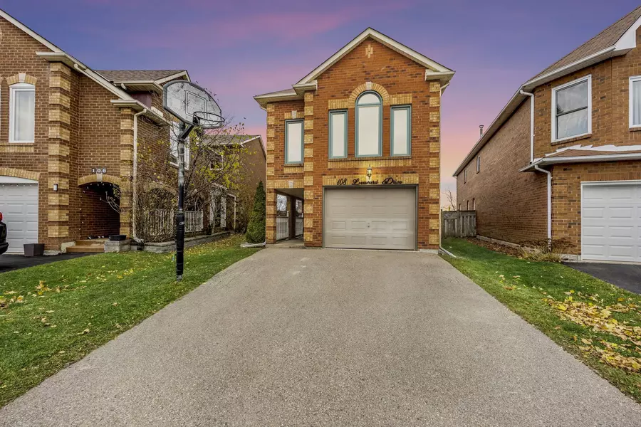 108 Leeward DR, Brampton, ON L6S 5V9