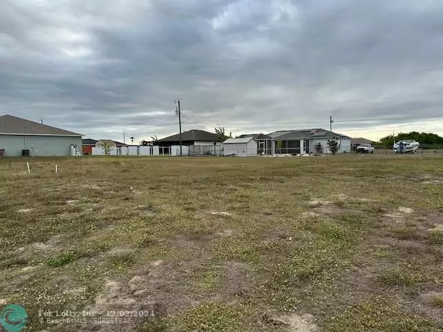 Cape Coral, FL 33909,1404 NE 9th Pl