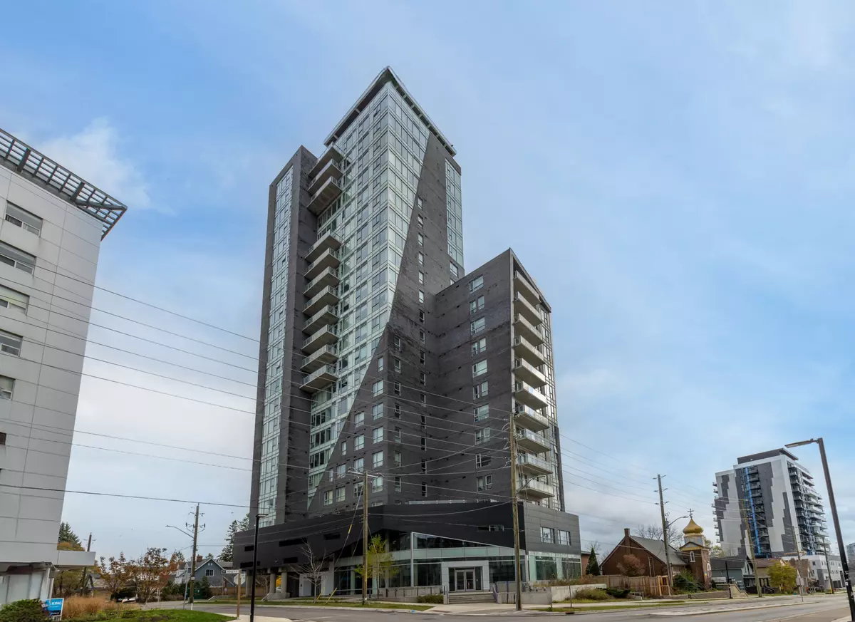 Waterloo, ON N2J 2Y2,158 king ST #1802