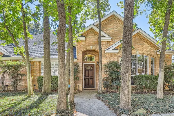 3210 Summergrove Drive, Arlington, TX 76001