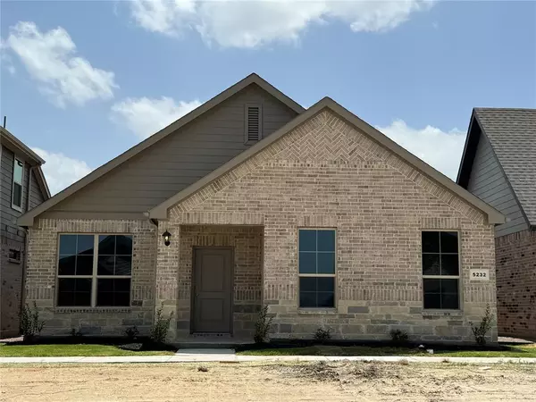 5232 HERITAGE Street,  Haltom City,  TX 76117