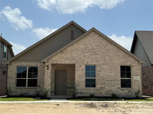 5232 HERITAGE Street, Haltom City, TX 76117