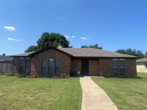 1247 Royal Oak Drive, Desoto, TX 75115