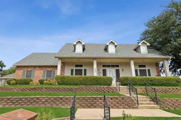 100 Red Oak Court, Burleson, TX 76028