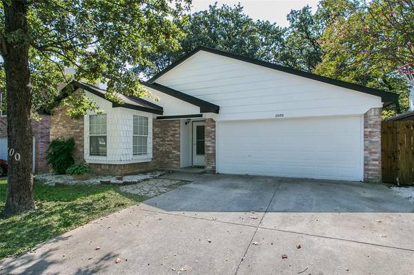 1000 W Lovers Lane,  Arlington,  TX 76013