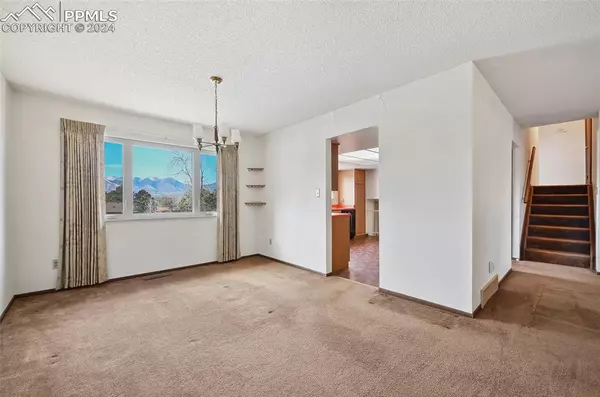 Colorado Springs, CO 80920,7386 Bell DR