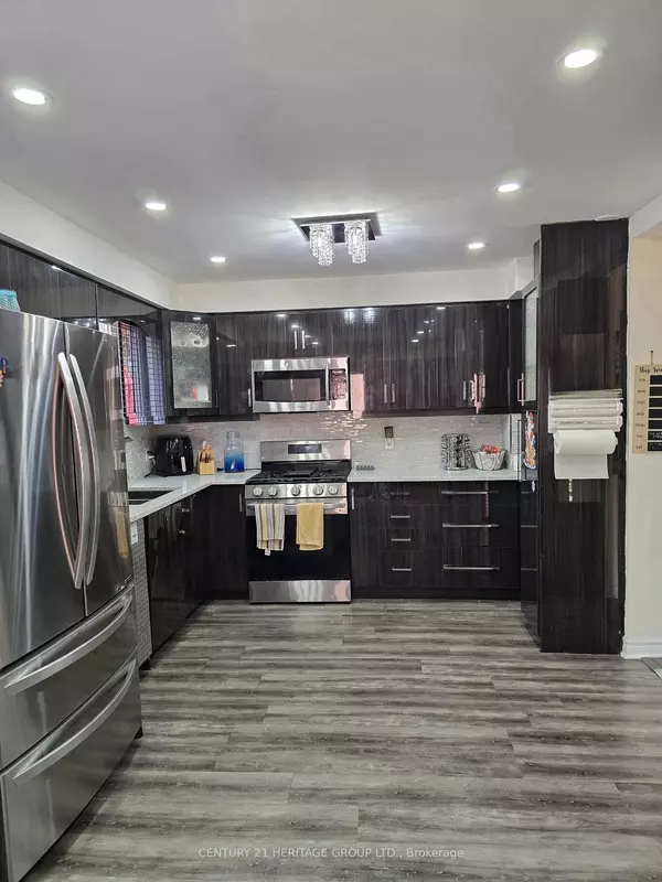 Whitby, ON L1N 7L6,142 Hialeah CRES