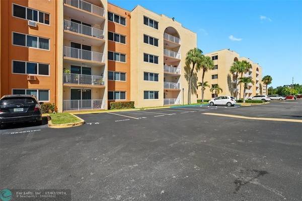 Hialeah, FL 33015,7000 NW 186th St  #4-219