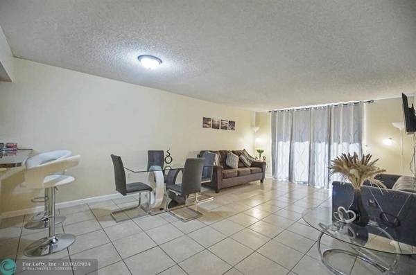 Hialeah, FL 33015,7000 NW 186th St  #4-219