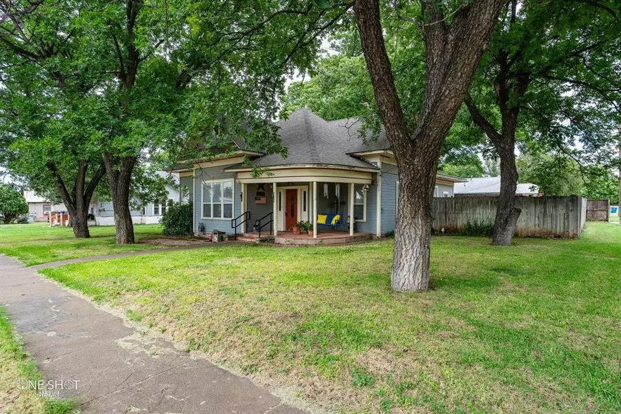 303 S Church Street, Winters, TX 79567