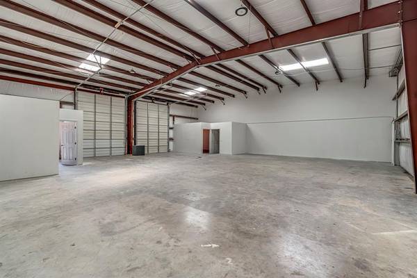 Alvarado, TX 76009,6050 E Highway 67 #103-104