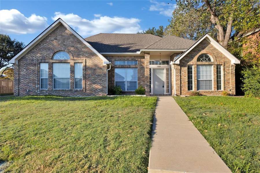 2324 Spring Mills Road, Mesquite, TX 75181