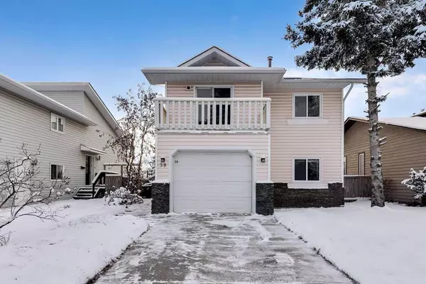 39 Hawksbrow RD Northwest, Calgary, AB T3G 2S9