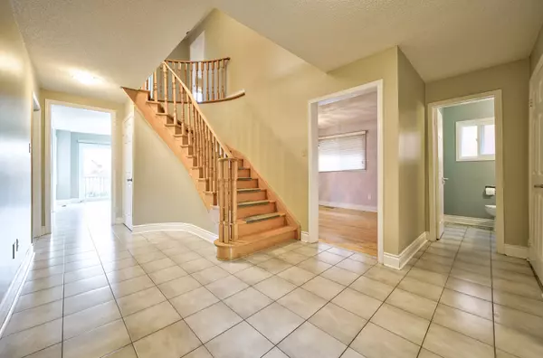 Mississauga, ON L5V 1G4,1059 Springwater CRES