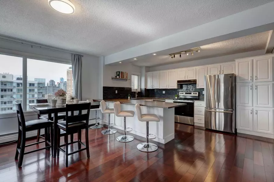 540 14 AVE Southwest #1210, Calgary, AB T2R 0M6