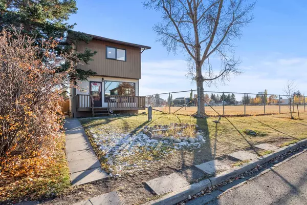 Calgary, AB T2M 1R5,1723 22 AVE NW