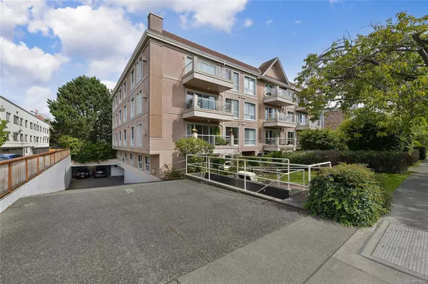 Victoria, BC V8V 3H5,1014 Rockland Ave #202