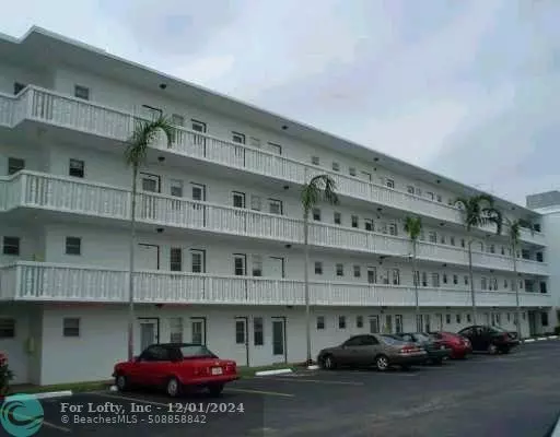 Dania Beach, FL 33004,608 NE 2nd St  #138