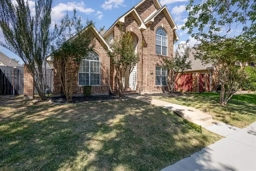 305 Red River Trail, Irving, TX 75063