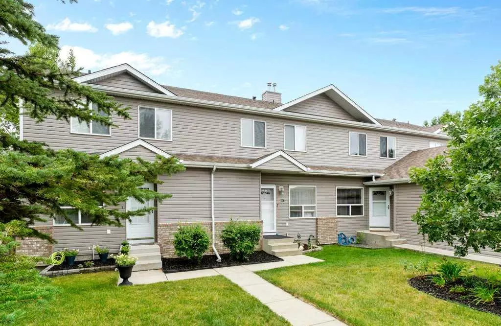 Airdrie, AB T4B 2M2,900 Allen ST SE #15