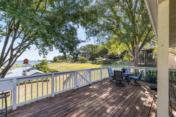 1012 Shoreline Drive, West Tawakoni, TX 75474