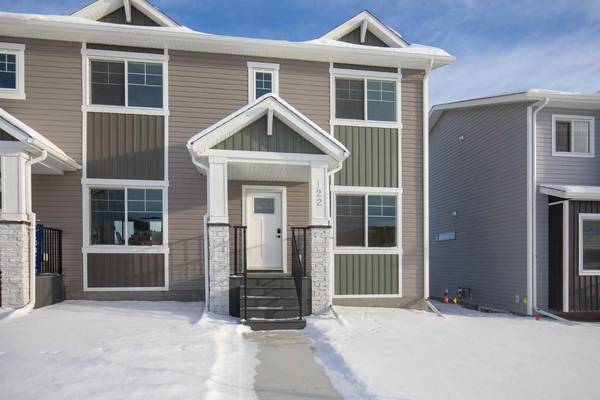 122 Gray Close, Sylvan Lake, AB T4S 0W4