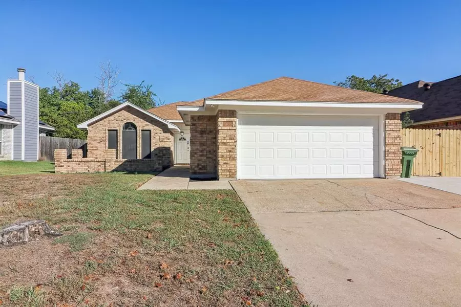 6105 Fern Meadow Road, Arlington, TX 76017