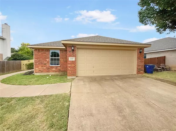 1357 Meadowbrook Lane, Crowley, TX 76036