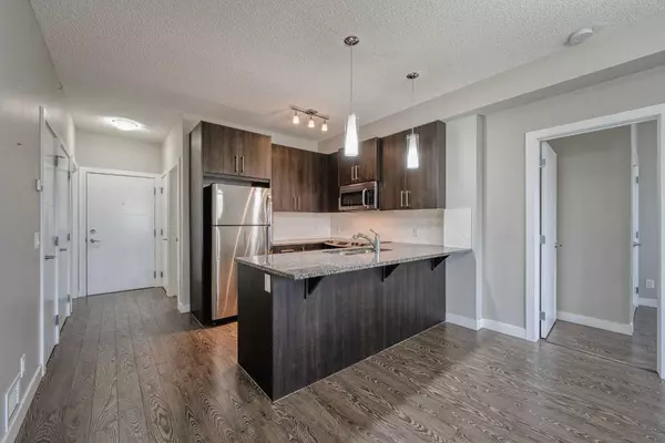 Calgary, AB T3R 0W5,8 Sage Hill TER NW #304