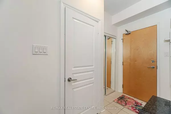 Mississauga, ON L5B 0C1,3515 Kariya DR #208