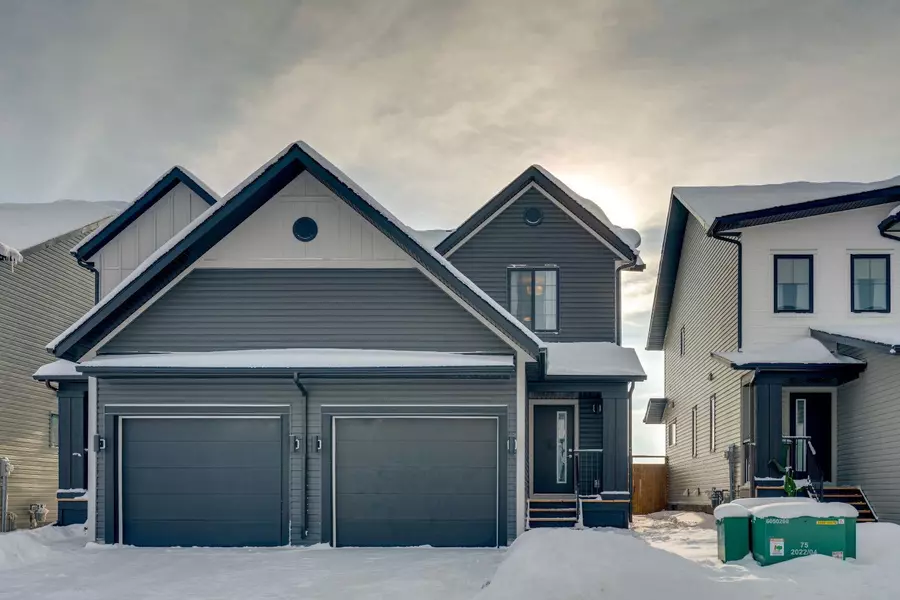 816 South Point Heath Southwest, Airdrie, AB T4B4B3