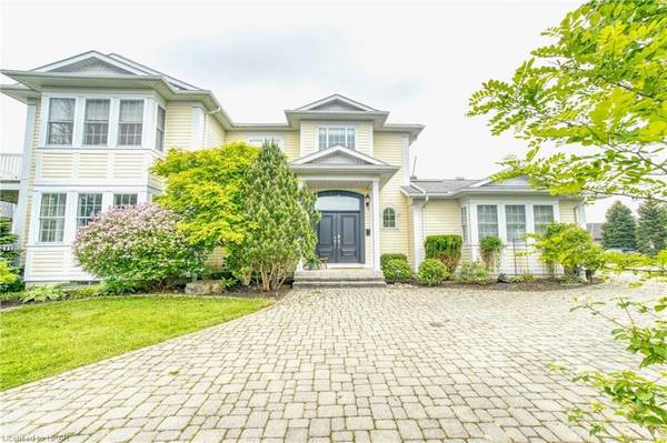 13 HARBOUR CT, Bluewater, ON N0M 1G0