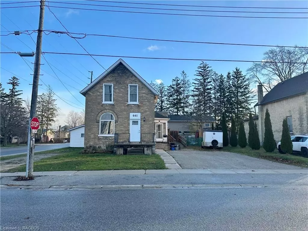 Hanover, ON N4N 2P6,641 10TH AVE