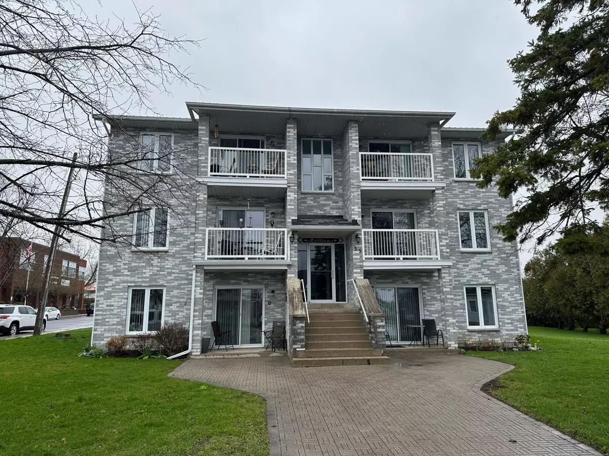 North Glengarry, ON K0C 1A0,35 Lochiel ST E