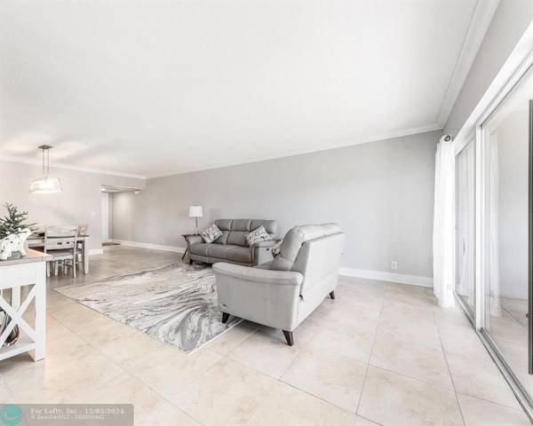 Pompano Beach, FL 33069,3300 N Palm Aire Dr  #205