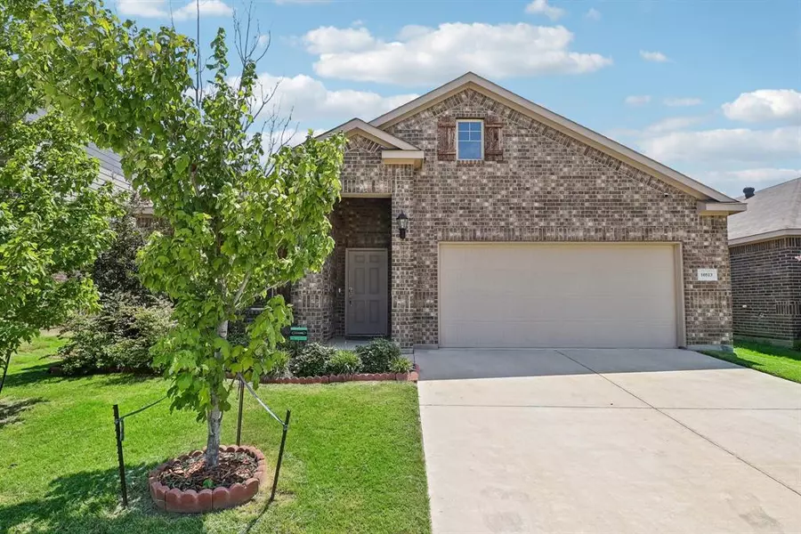 10513 Summer Place Lane, Fort Worth, TX 76140