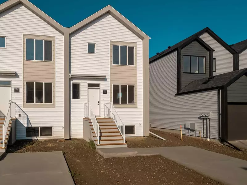 24 Blackwolf LN North, Lethbridge, AB T1H7J2