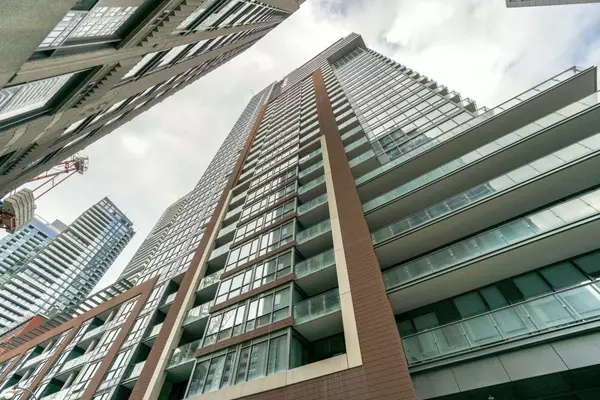 8 Mercer ST #212, Toronto C01, ON M5V 0C4