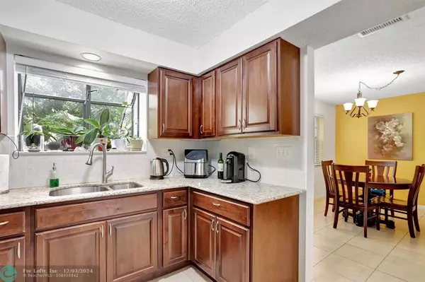 Deerfield Beach, FL 33441,740 SE 1st Way  #114