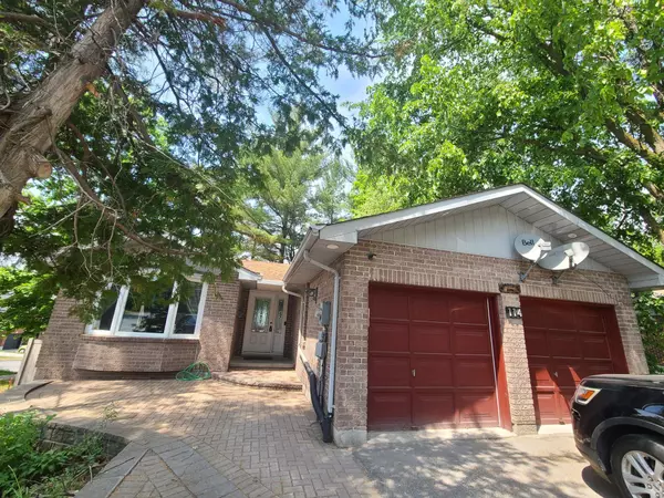 114 Ardagh RD, Barrie, ON L4N 9B7