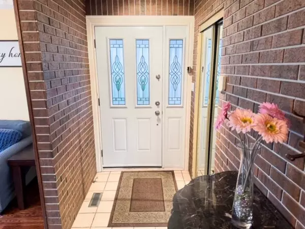 Mississauga, ON L5A 1J7,476 Tedwyn DR