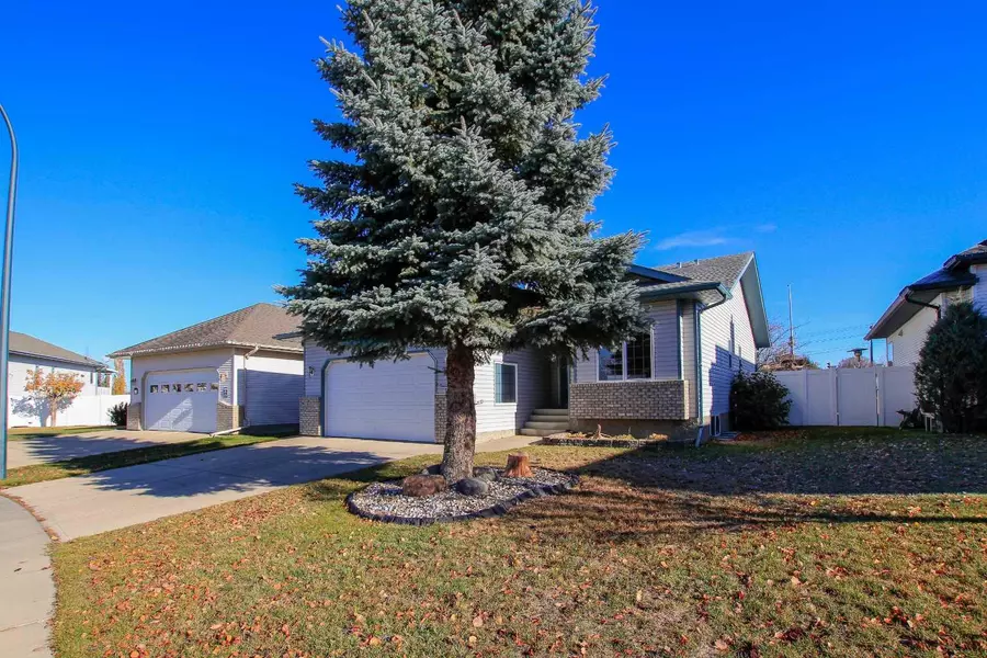 112 Archibald CRES, Red Deer, AB T4R 2X3