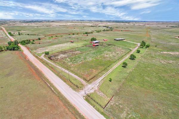 10366 N 2050 Road,  Canute,  OK 73626